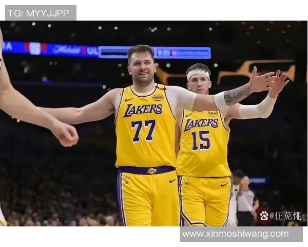 湖人里夫斯一战打出顶薪身价？队友可谓乌合之众，两将上场就挖坑